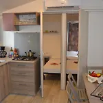 キャンプ場 Happy Camp Mobile Homes In Senia Cala Canyelles