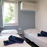 אתר קמפינג Happy Camp Mobile Homes In Senia Cala Canyelles *