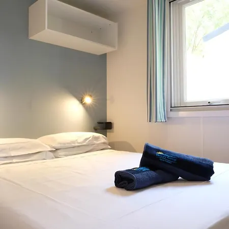 Happy Camp Mobile Homes In Senia Cala Canyelles * 滨海略雷特
