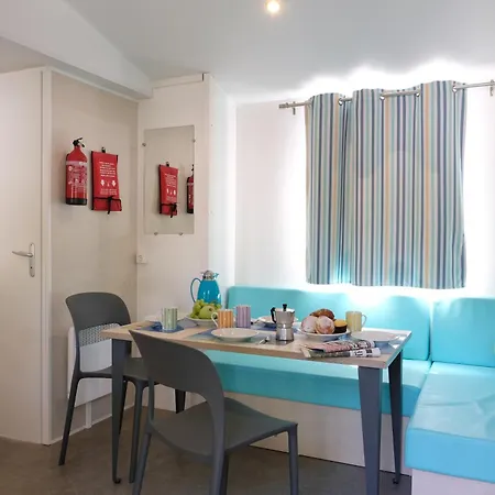 Happy Camp Mobile Homes In Senia Cala Canyelles 营地 滨海略雷特