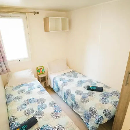 Happy Camp Mobile Homes In Sènia Cala Canyelles *