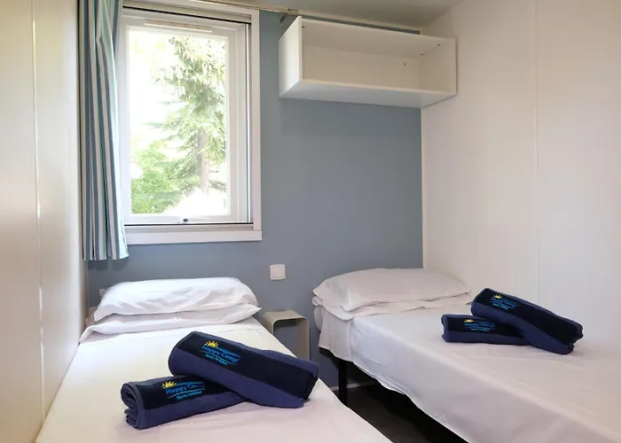 Campingplads Happy Camp Mobile Homes In Senia Cala Canyelles *